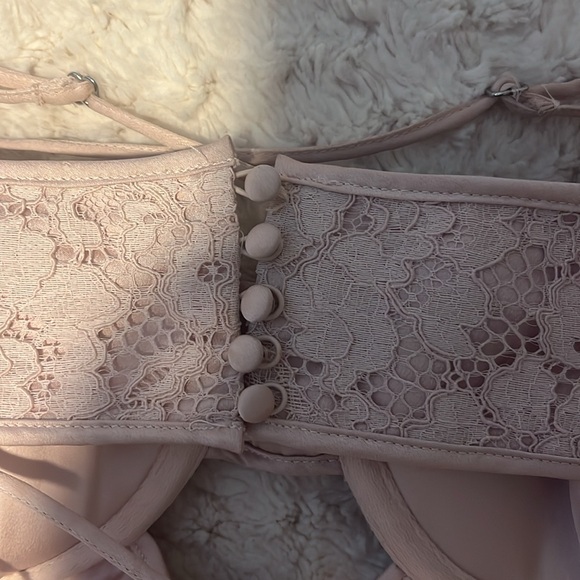 HOUSE OF CB 'Georgia' Crystal Satin and Lace Midi Dress cutout Size M - Picture 7 of 10